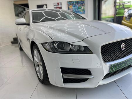 2018-Jaguar-XF-20-R-Sport_3