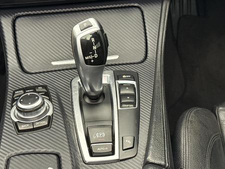 2013-BMW-5-Series-520d-Auto-M-Sport_9
