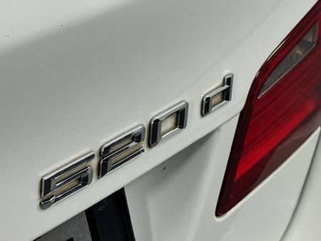 2013-BMW-5-Series-520d-Auto-M-Sport_10