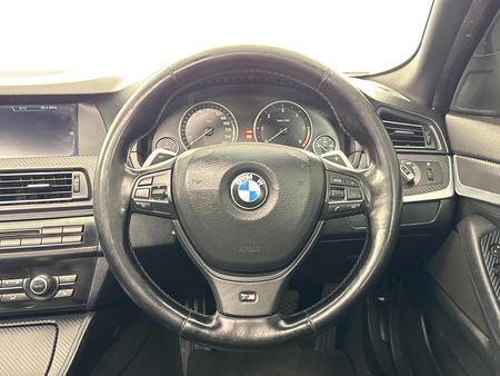 2013-BMW-5-Series-520d-Auto-M-Sport_11