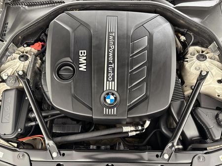 2013-BMW-5-Series-520d-Auto-M-Sport_13