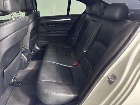 2013-BMW-5-Series-520d-Auto-M-Sport_2