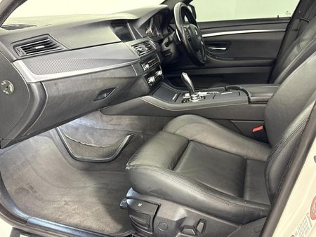 2013-BMW-5-Series-520d-Auto-M-Sport_7