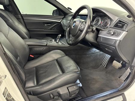 2013-BMW-5-Series-520d-Auto-M-Sport_8