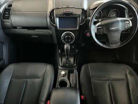 2021-Isuzu-D-Max-300-LX-4x4-Auto-Double-Cab_9