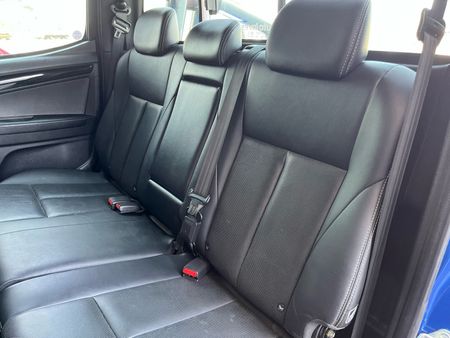2021-Isuzu-D-Max-300-LX-4x4-Auto-Double-Cab_12