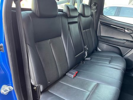 2021-Isuzu-D-Max-300-LX-4x4-Auto-Double-Cab_13
