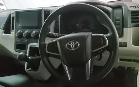 2025-Toyota-Quantum-28-LWB-Panel-Van_10