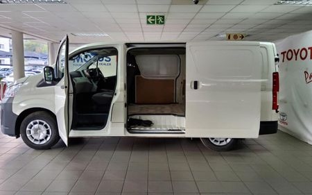 2025-Toyota-Quantum-28-LWB-Panel-Van_13