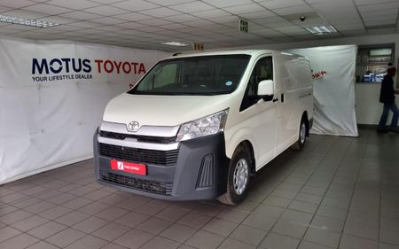 2025-Toyota-Quantum-28-LWB-Panel-Van_2