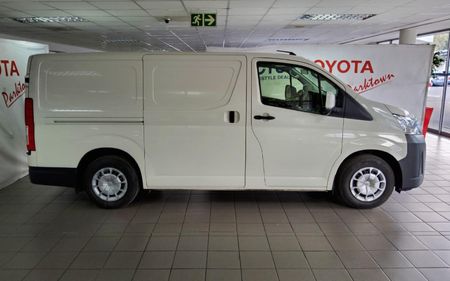 2025-Toyota-Quantum-28-LWB-Panel-Van_7