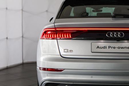 2019-Audi-Q8-55-TFSI-quattro-Auto_11