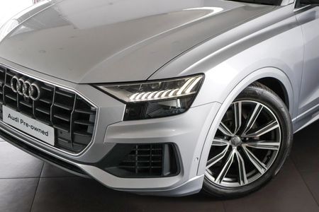 2019-Audi-Q8-55-TFSI-quattro-Auto_1