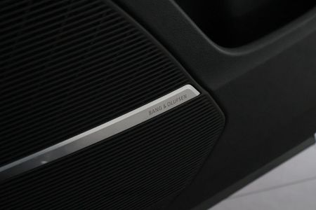 2019-Audi-Q8-55-TFSI-quattro-Auto_19