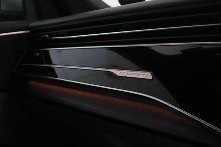 2019-Audi-Q8-55-TFSI-quattro-Auto_21