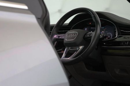 2019-Audi-Q8-55-TFSI-quattro-Auto_28