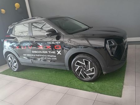 2024-Mahindra-XUV-3XO-12T-AX7L_0