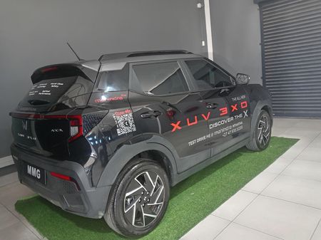 2024-Mahindra-XUV-3XO-12T-AX7L_4
