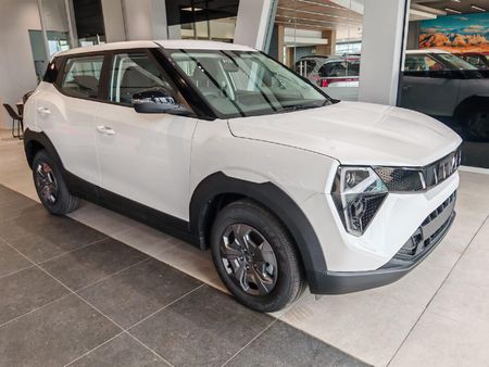 2025-Mahindra-XUV-3XO-12T-MX3-Auto_0