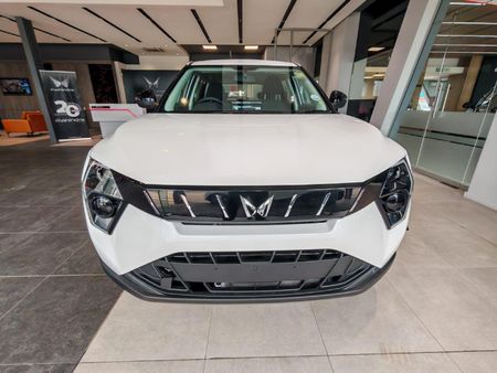 2025-Mahindra-XUV-3XO-12T-MX3-Auto_1