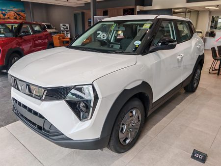 2025-Mahindra-XUV-3XO-12T-MX3-Auto_2