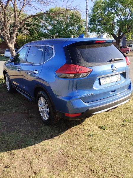 2021-Nissan-X-Trail-20-Visia_2