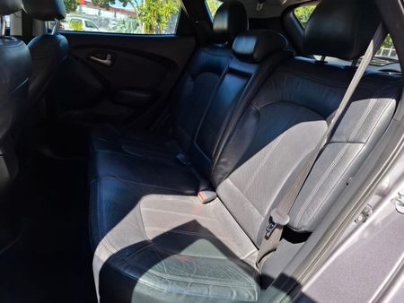 2011-Hyundai-ix35-20-GLS-Executive_14