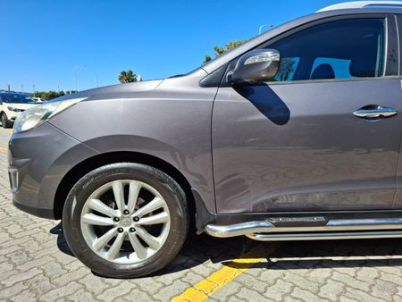 2011-Hyundai-ix35-20-GLS-Executive_4