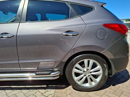 2011-Hyundai-ix35-20-GLS-Executive_5