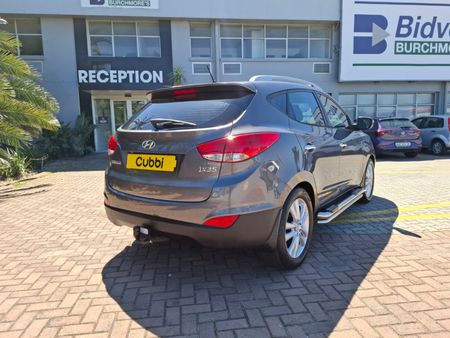 2011-Hyundai-ix35-20-GLS-Executive_8