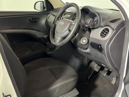 2012-Hyundai-i10-125-GLS-Fluid_9