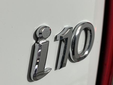 2012-Hyundai-i10-125-GLS-Fluid_11