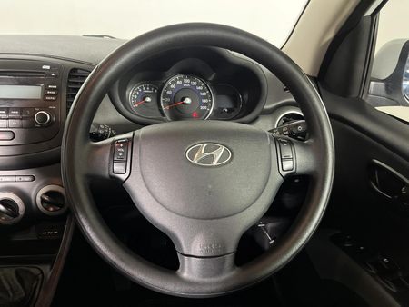 2012-Hyundai-i10-125-GLS-Fluid_12
