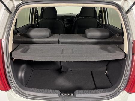 2012-Hyundai-i10-125-GLS-Fluid_14