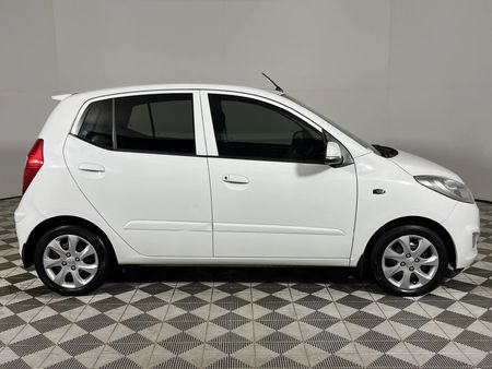 2012-Hyundai-i10-125-GLS-Fluid_17