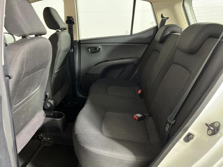 2012-Hyundai-i10-125-GLS-Fluid_3