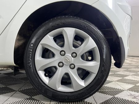 2012-Hyundai-i10-125-GLS-Fluid_6