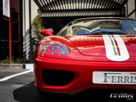 2000-Ferrari-360-Modena_10
