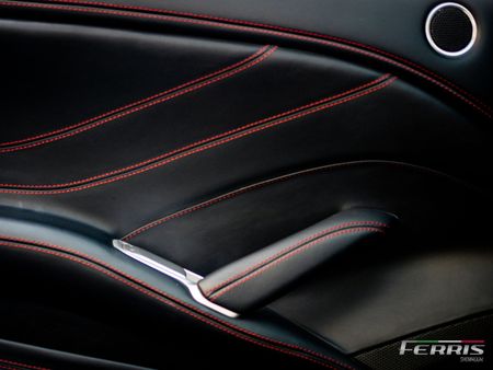 2015-Ferrari-California-T-NA_17