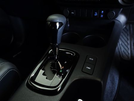 2025-Toyota-Hilux-28-GD-6-Raised-Body-Legend-RS-4x4-Auto-Double-Cab_12