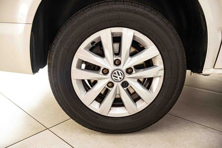 2018-Volkswagen-Kombi-20-TDI-Auto-103kW-Trendline_9