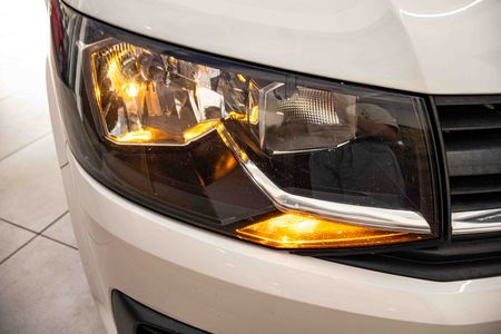 2018-Volkswagen-Kombi-20-TDI-Auto-103kW-Trendline_10