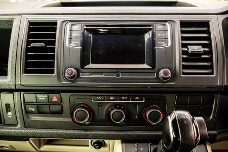 2018-Volkswagen-Kombi-20-TDI-Auto-103kW-Trendline_14