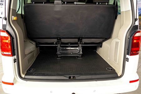 2018-Volkswagen-Kombi-20-TDI-Auto-103kW-Trendline_19