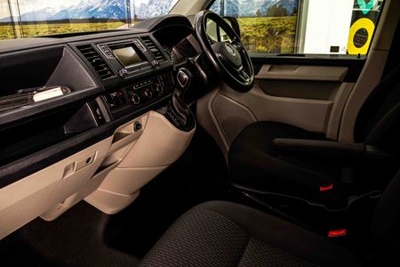 2018-Volkswagen-Kombi-20-TDI-Auto-103kW-Trendline_20