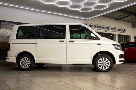 2018-Volkswagen-Kombi-20-TDI-Auto-103kW-Trendline_3