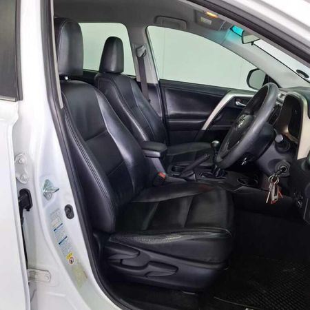 2014-Toyota-RAV4-22-D-4D-GX_13