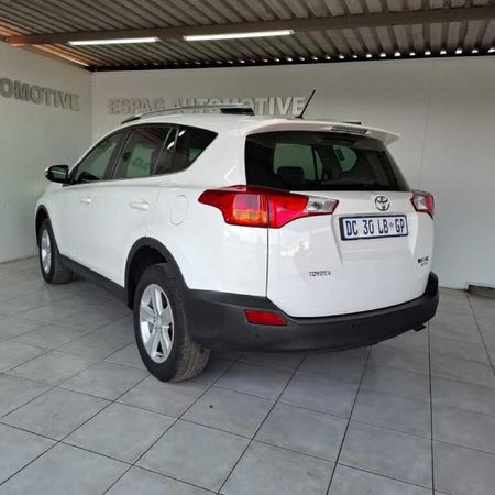 2014-Toyota-RAV4-22-D-4D-GX_2
