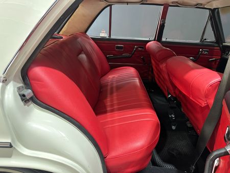 1971-Mercedes-Benz-S-Class-280-S_11