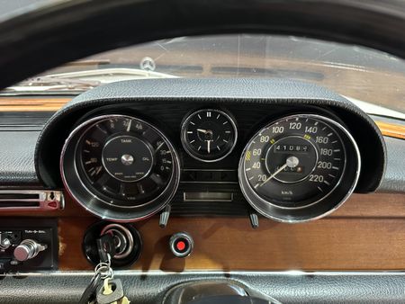 1971-Mercedes-Benz-S-Class-280-S_13